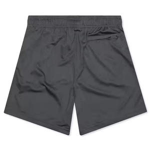 กางเกงขาสั้นเล่นยิมโพลีเอสเตอร์สำหรับผู้ชายกางเกงวิ่งออกกำลังกายขาสั้นผ้าตาข่ายแบบกำหนดเองพิมพ์ลายสกรีน - Product Image 2