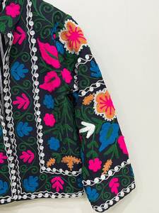 Veste en coton brodée Suzani pour femme, manteau court fait main, style bohème, vêtement d'hiver, cadeau tendance pour elle - Product Image 3