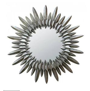 Espejo de Pared Elegante con Marco de Diseño de Hojas, Espejo de Pared de Metal Hecho a Mano para Sala de Estar, Dormitorio, Uso Doméstico - Product Image 1