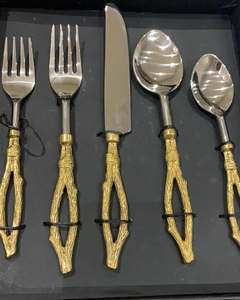 Cubiertos de oro blanco de 4 piezas, juego de cubiertos de nuevo diseño moderno - Product Image 1