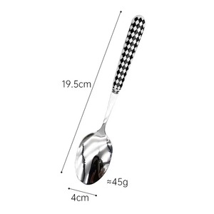 Ensemble de couverts en résine avec poignée blanche et design noir pour les repas en intérieur, les rassemblements familiaux, les dîners formels et les utilisations spéciales - Product Image 6