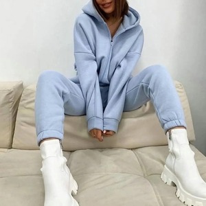 ชุดกีฬาแบบลำลองสำหรับผู้หญิงฤดูใบไม้ร่วงเสื้อครอปยืดหยุ่นแขนยาวเข้ารูปแบบปักลายสีพื้น - Product Image 1