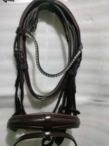 Brida de caballo de cuero genuino personalizada para carreras y deportes ecuestres al aire libre Cabestros de calidad premium - Product Image 2