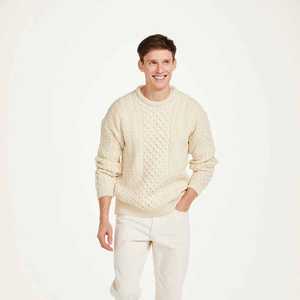 Suéteres Elegantes y Cálidos para Hombre, Encuentra el Ajuste Perfecto en Diseños Estilizados para Oficina, Ropa de Calle y Looks al Aire Libre - Product Image 1