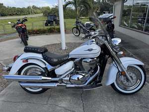 Motocicletas Nuevas Disponibles: Modelos Especiales Boulevard C50T 2025 en Tienda - Product Image 5