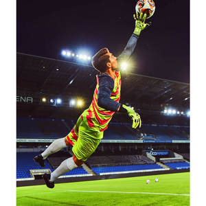 Customize Goalkeeper Gloves <b>Top</b> Quality German <b>Latex</b> Goalkeeper Gloves Customize Logo Design Goalkeeper Gloves - Product Image 6