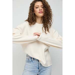Suéter de Cuello Redondo con Textura Suave - Product Image 1