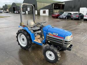 Envío Gratis SIAL TF-193 Tractor Compacto 4WD de 19.2HP, Diésel de 3 Cilindros y 1.1L, Transmisión Shuttle de 6 Velocidades, PTO de 540 RPM, Enganche de 3 Puntos y ROPS Plegable - Product Image 1