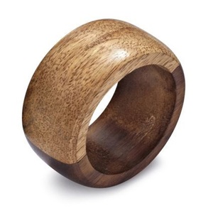 Anneaux de serviette ou support en bois de manguier Accessoires de cuisine Anneau de serviette pour mariage de luxe Fête de Noël - Product Image 1