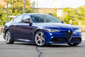 SUPER CLEAN 2021 A L F A R O M E O GIULIA TI SPORT PRÊT À ÊTRE EXPÉDIÉ - Product Image 2