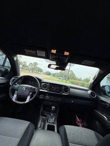 Toyota Tacoma 2020 d'occasion - Cabine Double - TRD Off-Road - Pick-up 4 portes - Benne de 5 pieds - À vendre - Product Image 3