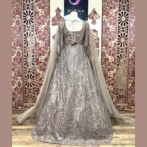 Vestido de diseñador en marrón dorado con golpes pesados y trabajo de lentejuelas para fiestas nocturnas, recepciones y eventos festivos al por mayor de La India - Product Image 4