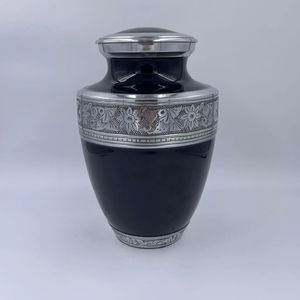Urnas de cremación esmaltadas en negro de latón con bolsa de terciopelo gratis - Product Image 1
