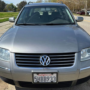 Volkswagen Passat GL 1.8T Break 2004 d'occasion en bon état, sans réserve, 23 300 miles, 1 propriétaire, turbo 4 cylindres, provenance Californie - Product Image 1