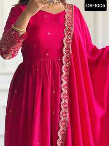 ชุดเดรสยาวผ้าไหมลายดอกวิชิตราสำหรับผู้หญิงชุดยาวลายปักและออกแบบได้ตามลำดับสำหรับผู้หญิงล่าสุด - Product Image 6