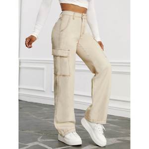 Jeans Cargo de Mezclilla Crema para Mujer, Corte Regular Moderno, 6 Bolsillos, Estilo Utilitario, Tela Elástica, Ecológicos - Product Image 4