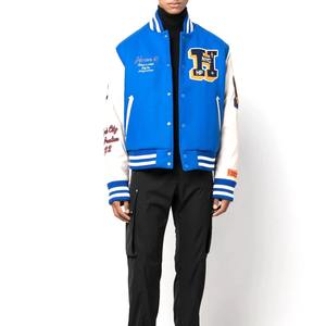 Chaqueta Universitaria Personalizada OEM 100% Lana con Mangas de Cuero, Parche Bordado en Chenilla y Letras para Hombre - Product Image 2