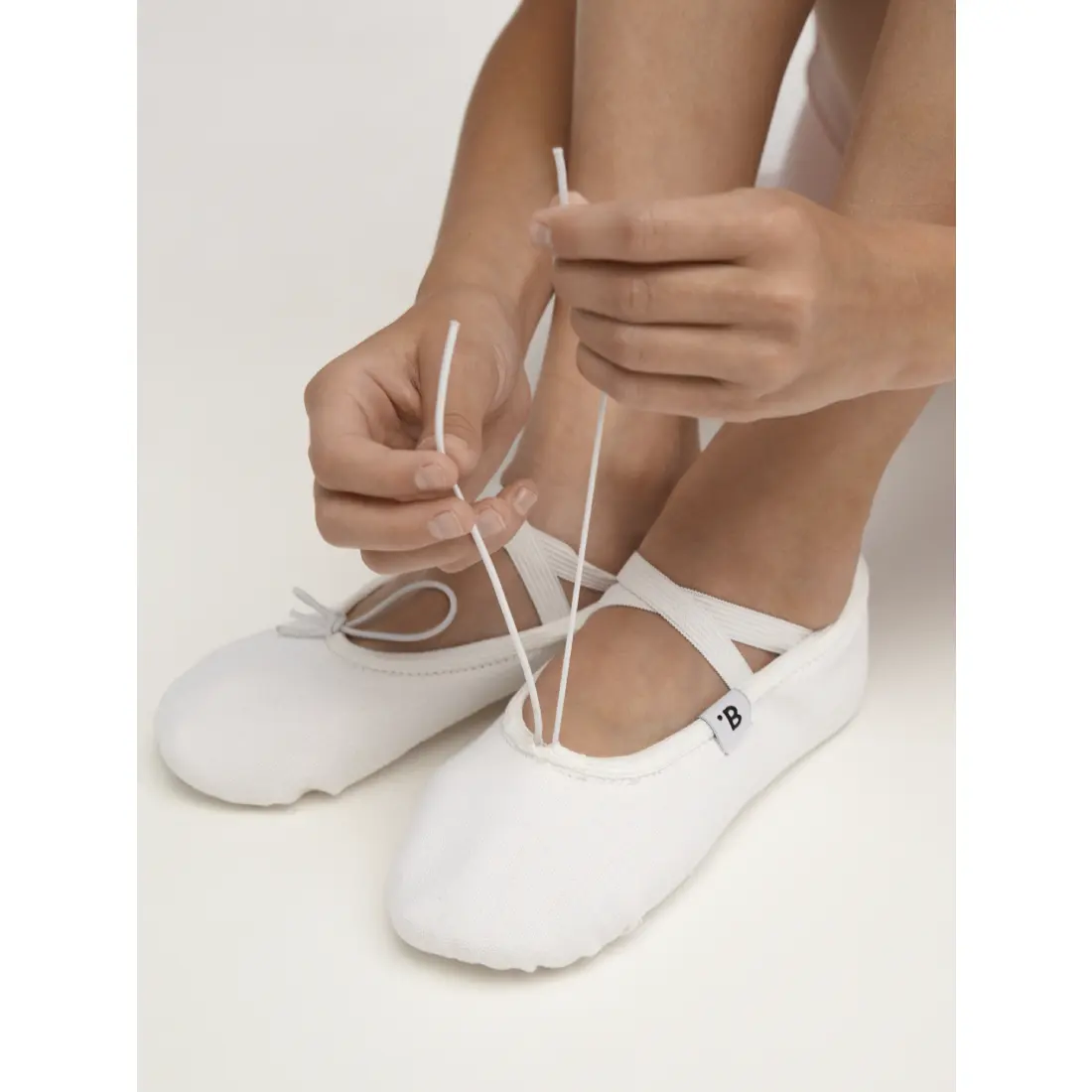 Wholesale kids' sport shoes canvas soft dance wear supplier dance class use ballet dancing shoes