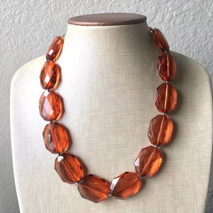 Personalizado de lujo último hecho a mano con la mejor calidad de alta pulido hermoso collar de latón de resina de moda para las mujeres de la India - Product Image 1