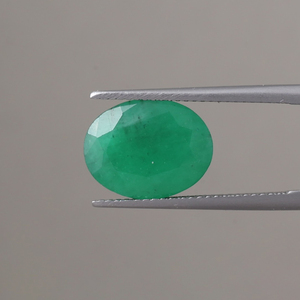 Émeraude naturelle certifiée par un tiers IGI, pierre précieuse en vrac, 5,35 carats, taille ovale, 13,5x10,5 mm, vert clair de qualité supérieure - Product Image 1