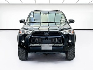 Toyota 4Runner SR5 Premium 2022 d'occasion, faible kilométrage, sans accident, conduite à gauche, prête à être expédiée - Product Image 4
