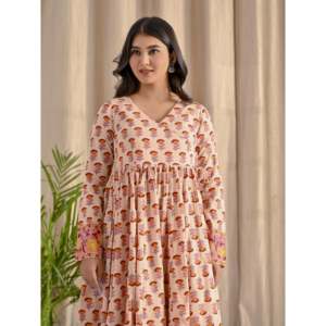 Robe longue Angrakha imprimée jaune crème avec jupe évasée, vêtements indiens et pakistanais - Product Image 1