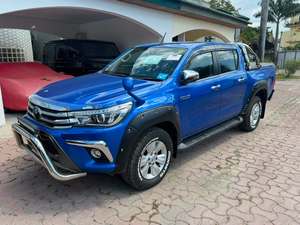 Camioneta Usada HILUX 2021, Diésel Turbo, Automática, R19, Aleación de Aluminio, Asientos de Cuero, Volante a la Derecha, Azul Metálico, Especificaciones TRD - Product Image 5