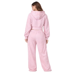 Conjunto Deportivo Rosa con Pedrería, Transpirable, Sudadera Corta Oversize y Pantalones Acampanados, Dos Piezas, Fabricante Personalizado ODM - Product Image 2