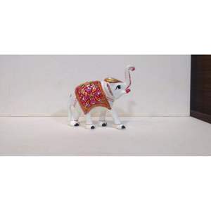 Pièce décorative culturelle d'éléphant artisanale antique, faite à la main, conçue pour rehausser les espaces intérieurs traditionnels, en provenance d'Inde - Product Image 1