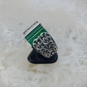 Bagues en argent 925 pour hommes avec design gravé à la main et pierres colorées - Product Image 1