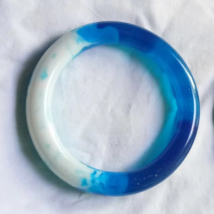 Femmes Fashion Resin Bangles Partywear Utilisation disponible en quantité en vrac au meilleur prix pour l'exportation par l'artisanat en croissant - Product Image 1