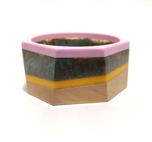 กำไลข้อมือเรซิ่นและไม้ทรงเรขาคณิตทำมือ |   สร้อยข้อมือไม้หกเหลี่ยมเหลี่ยมเพชรพลอย |   เครื่องประดับหลากสีสัน กำไลข้อมือหลากสี - Product Image 3