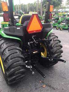 Tractor Agrícola John Deere 3032E 4X4 con Cargador 300E Usado, Entrega Rápida a Todo el Mundo, Venta Económica, Rodamientos Centrales de Alta Calidad - Product Image 4