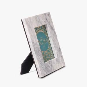 Cadre photo de mariage de luxe en résine écologique, fait main, personnalisable, à forte demande, avec logo personnalisé, décoration de table unique, style indien - Product Image 1