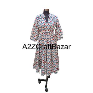 Robe midi décontractée pour femme, faite à la main, col en V, respirante, lavage à sec, coupe ample, motif floral imprimé Himanshi, 100% naturelle - Product Image 2