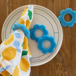 Anillos de Servilleta de Resina Negra y Gris Elegantes y Personalizados, Porta Servilletas Coloridos y Modernos Hechos a Mano, Cajas de Madera, Letreros de Pared - Product Image 1