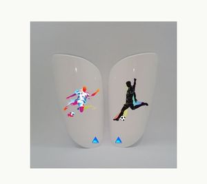 Equipo de protección de jugador de fútbol masculino de alto nivel Tipo 8 Estándares de espinilleras especialmente diseñados - Product Image 1