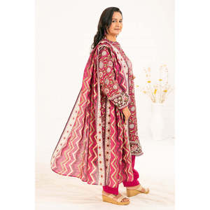 Conjuntos Modestos Khaddar K-52109, Traje Estampado de 3 Piezas con Dupatta, Incluye Top, Pantalón y Tela de Cobertura - Product Image 4