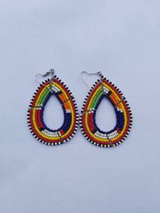Boucles d'oreilles brodées à la main de haute qualité, faites sur mesure avec des perles de rocaille, bijoux fantaisie de qualité supérieure - Product Image 5