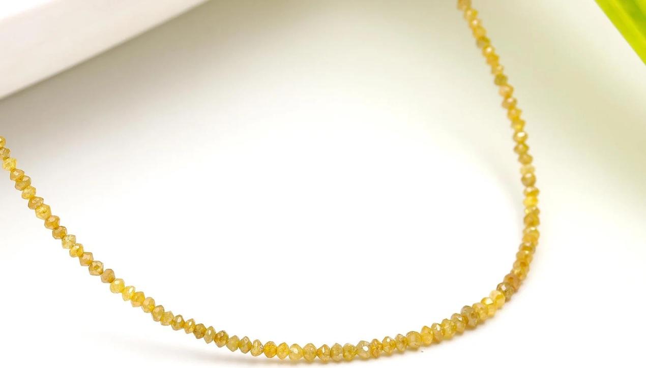 สีเหลือง