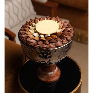 Cuenco de chocolate plateado de lujo con diseño de flores decorativas Cuenco de material Meta Perfecto para regalos y ocasiones especiales - Product Image 4