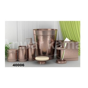 Ensemble d'accessoires de salle de bain martelé 7 pièces en laiton fini avec distributeur de savon porte-brosse porte-mouchoir porte-savon pour la décoration - Product Image 1