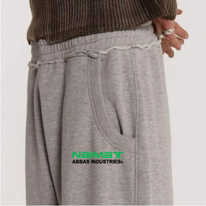 กางเกงฮาวเรนซ์เทอร์รี่สีดำแบบลำลองมีกระเป๋าโลโก้แบบกำหนดเอง - Product Image 4