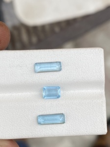 Juego de 3 piezas de Aguamarina natural, cuentas con forma de Baguette de 1,81 quilates, alta calidad con buen color para la fabricación de joyas - Product Image 4