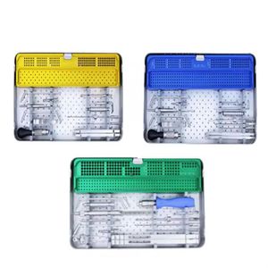 Ensemble d'instruments chirurgicaux orthopédiques avec boîte de stérilisation et plaques de compression verrouillables pour la fixation des fractures en chirurgie traumatique - Product Image 2