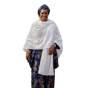 Hijab en voile suisse de style Dubaï pour femmes – Châle brodé floral avec strass, écharpe légère d'été pour musulmanes - Product Image 1