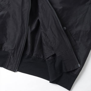 Chaqueta Bomber Ligera Negra para Hombre, Diseño Clásico con Cremallera Completa, Ropa Exterior Urbana Minimalista, Cortavientos con Bolsillos con Botones a Presión - Product Image 2