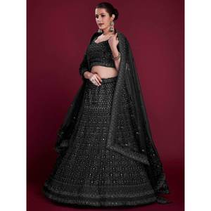 Precioso Lehenga Choli Negro de Georgette para Recepción con Bordado para Vestimenta de Boda - Product Image 2