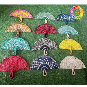 Ventilateur à main écologique en jonc de mer, ventilateur tissé à la main en feuille de palmier, ventilateur de refroidissement d'été léger, vente en gros - Product Image 6