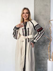 Robe en lin brodée Ukraine noire faite à la main Style Vishivanka avec des détails de chemise brodés traditionnels pour les femmes - Product Image 5